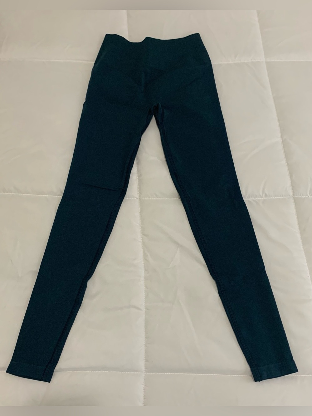 New Alphalete Wormens Amplty Legging Size XS (colour-midnight)